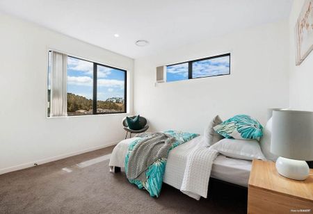 Executive 6-Bedroom Home in Albany – Spacious ! - Photo 5