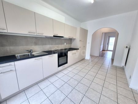 BEAUTIFUL 3PCS APARTMENT WITH CHARACTER - Photo 4