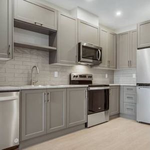 UNIT 1501VANTAGE! BRAND NEW UNITS. 1 bedroom, 1 bathroom + den. - Photo 2