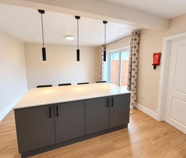Coniston Avenue, Headington, Oxford, Oxfordshire, OX3 - Photo 1