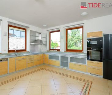 Pronájem domu 420 m2 - Fotografie 2