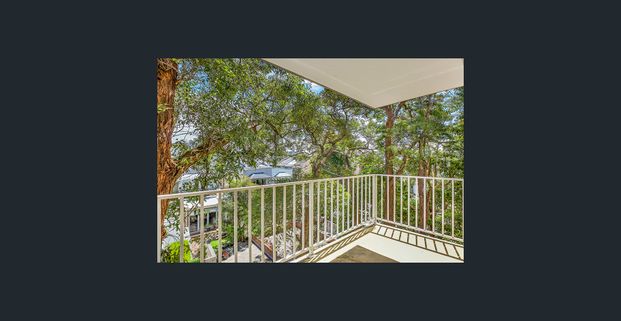 BRIGHT ONE BEDROOM APARTMENT IN EXCELLENT LOCATION - Photo 1