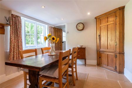 An exceptional grade II listed riverside home set in historic Aylesford - Photo 2