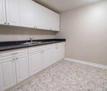 19 Page St, St. Catharines (Unit 9) - 1 Bedroom Upper Unit - Photo 5