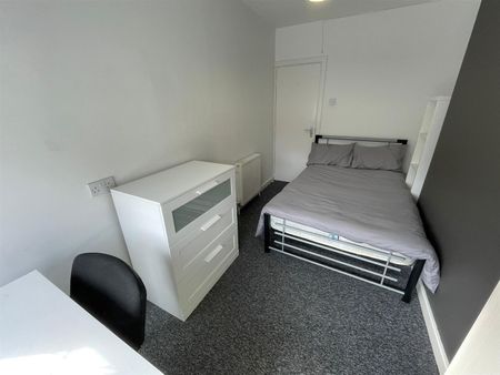 Headingley Mount, Headingley, Leeds LS6 3EW - Photo 2