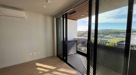 One bedroom Apartment + Carpark in desirable Elementum for rent - Photo 4