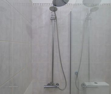 Room in a shared 4-bedroom apartment for rent in Lisbon. - Foto 6