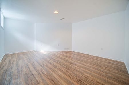 For Lease - 581 Talbot Street Unit# 3, London East, Ontario - Photo 4