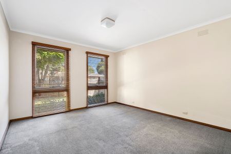 Quiet Location - Local Amenities Walking Distance - Photo 2