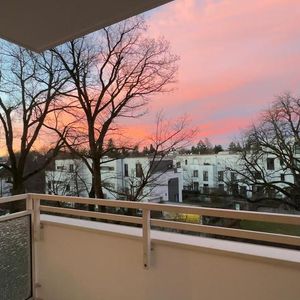 Zimmer mit Balkon in 2er-WG frei - Photo 2