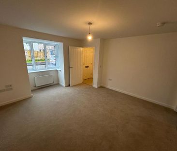 3 bedroom semi-detached house to rent - Photo 1