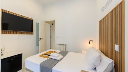 Room in a shared 10-bedroom apartment for rent in Palacio. - Photo 2
