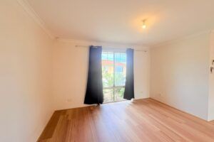 Spacious 3-Bedroom Villa with Modern Amenities - Photo 4