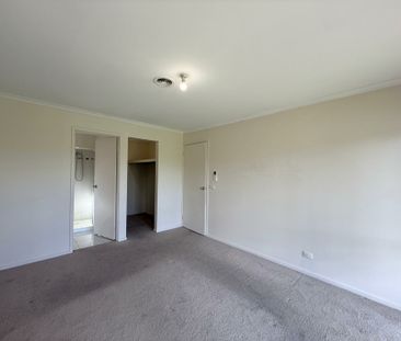 6 Day Place, Hampton Park VIC - Photo 6