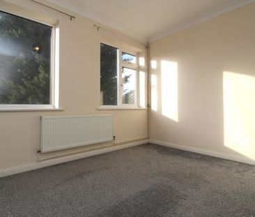 2 bedroom semi-detached house to rent - Photo 5