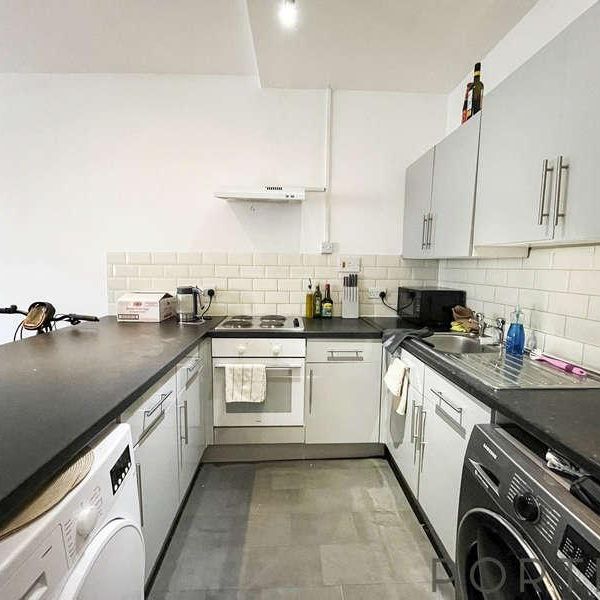 Barking Road | Plaistow |, E13 - Photo 1