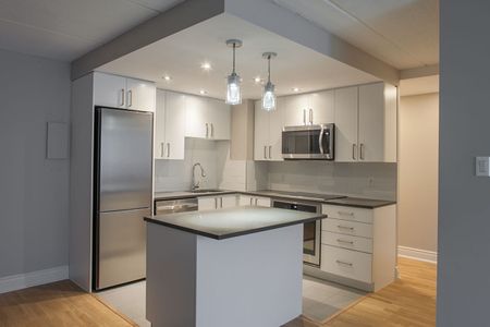 4800 Maisonneuve Blvd W - Photo 2