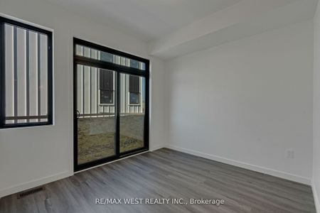 For Lease - 10 Rainwater Lane, Barrie, Ontario - Photo 4