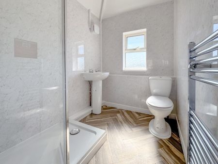 3 bedroom end of terrace house to rent - Photo 3