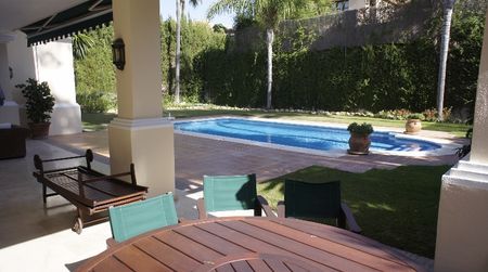 Villa for rent in Nueva Andalucía - Photo 3