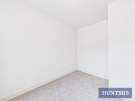 2 bedroom Flat To Let - Photo 3
