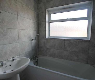 Claire Court, High Road, Bushey Heath, Bushey, WD23 - Photo 3