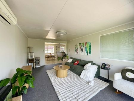 Three-Bedroom Home with Stunning Maunga Views - Photo 3