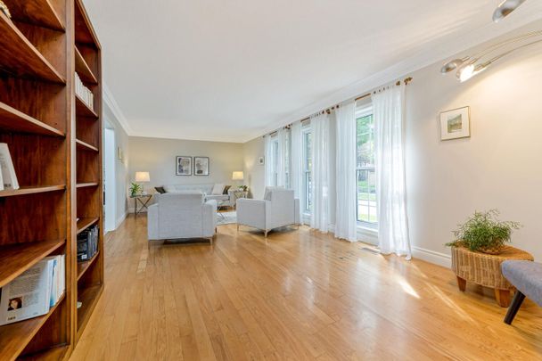 For Lease - 33 Avonwick Gate, Toronto, Ontario - Photo 1