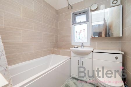 3 bedroom semi-detached house to rent - Photo 5