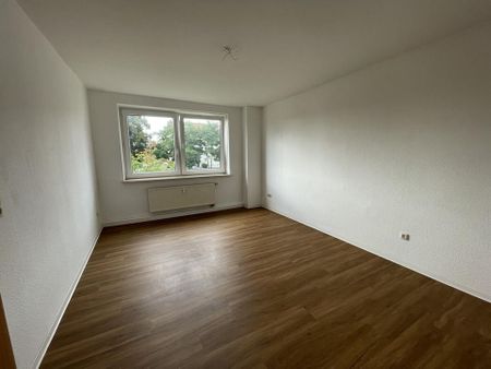 Großzügige Fünf-Raum-Wohnung mit Balkon und Loggia in Gotha! - Foto 4