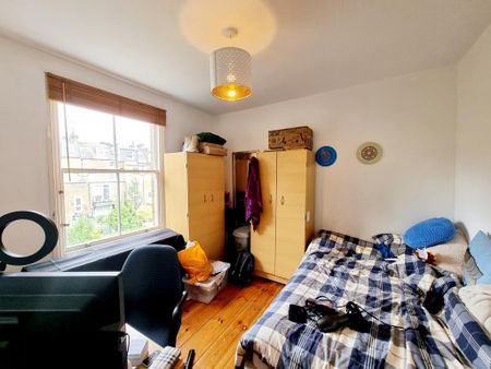 3 bedroom flat to rent - Photo 2