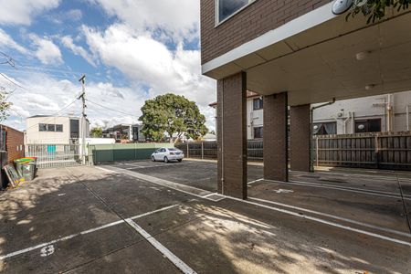 8/14 Blyth Street, Brunswick VIC 3056 - Photo 5