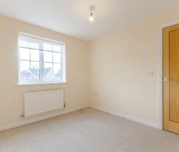 Fieldfare Close, Bicester - Photo 2