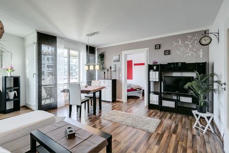 Modern apartment with south-west facing loggia - Photo 2