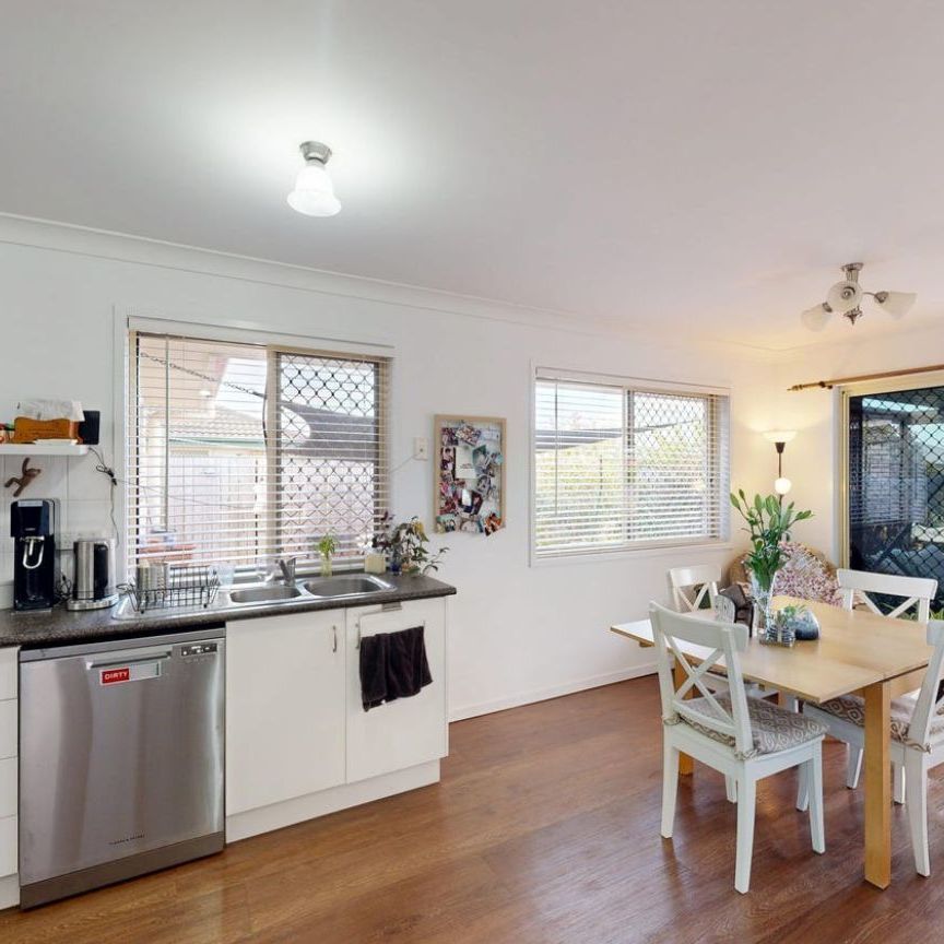 Charming 3-Bedroom Home in Secure Estate with Pool Access - Photo 1