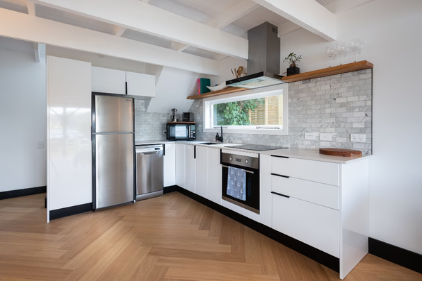 90 Evans Bay Parade, Roseneath - Photo 1