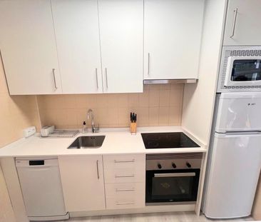 Ground floor apartment, centrally located, furnished, air condition... - Photo 1