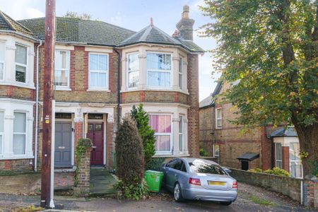 2 bedroom maisonette to rent - Photo 3