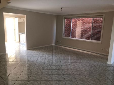 4 Bedroom Family Home, in a Prime Location! - Photo 2