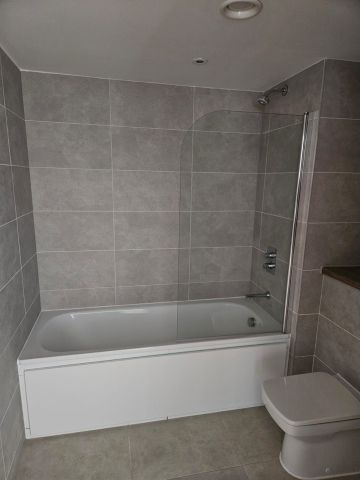 2 Bed Flat, Pomona Strand, M16 - Photo 5