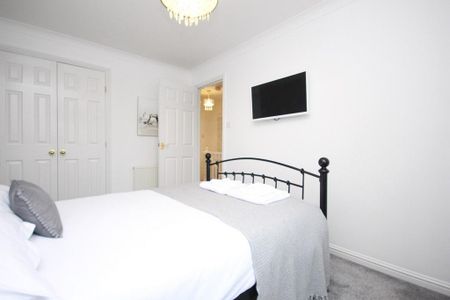 3 bedroom terraced house to rent - Photo 3