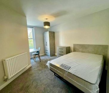 Room in a Shared House, Whiteladies Road, BS8 - Photo 4