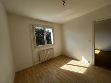 Location Appartement 2 pièces 43m² LE CREUSOT 71200 - Photo 2