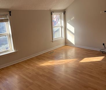 For Lease - 15 Wallace Street, Vaughan, Ontario - Photo 4