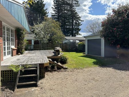 Sunny 3-Bedroom Home for Rent on Old Taupo! Utuhina - Photo 2