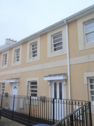 3 bedroom terraced house to rent - Photo 3