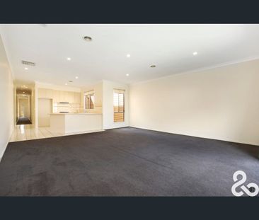 2/68 Collins Street, Thornbury, Vic 3071 - Photo 2