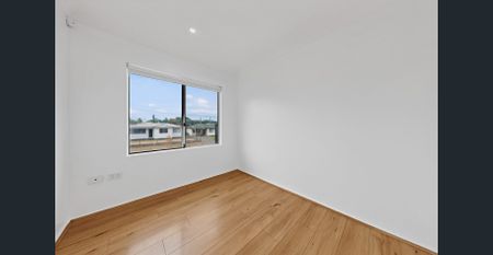 Immaculate, Light-Filled Family Residence in a Sought-After Location - Photo 3