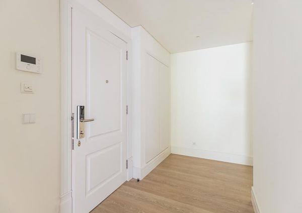 1 Bedroom Apartment with swimming pool, Janelas Verdes, Lisboa