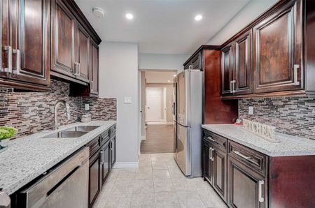 For Lease - 14 Grenbeck Drive, Toronto, Ontario - Photo 2